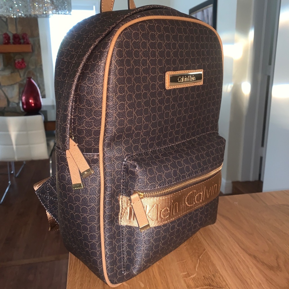 Calvin Klein ❤️ monogram backpack 🎒